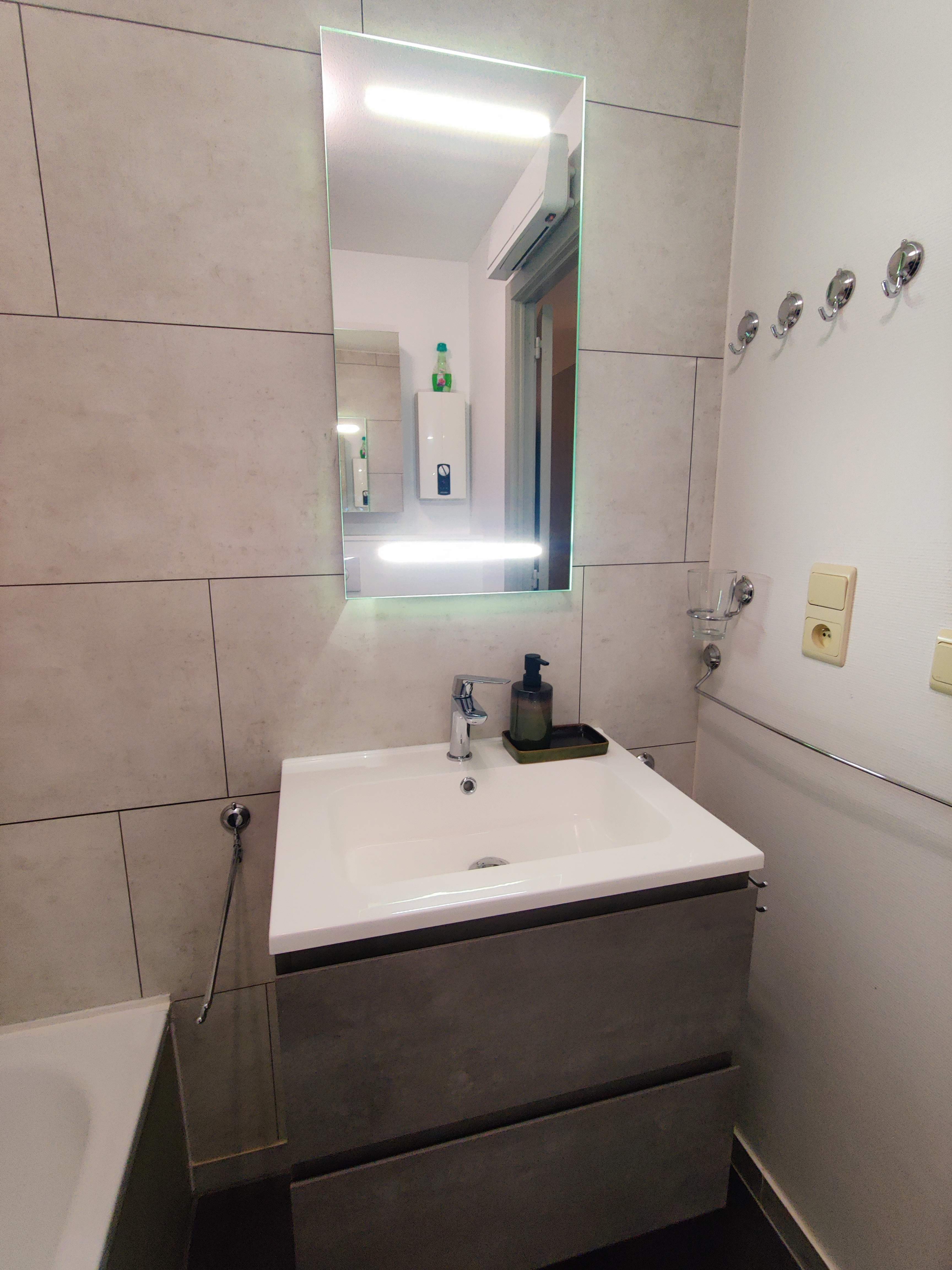 Lavabo en spiegel